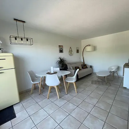 Cote D'azur- Les De Robinson Apartment *